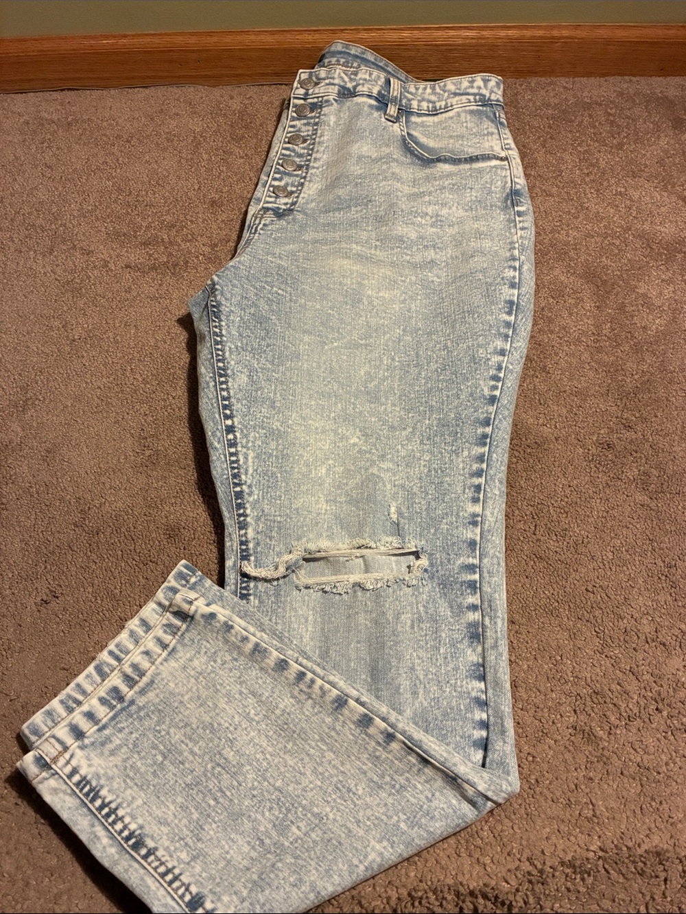 Wild Fable Light Blue High-Rise Distressed Women’s Jeans